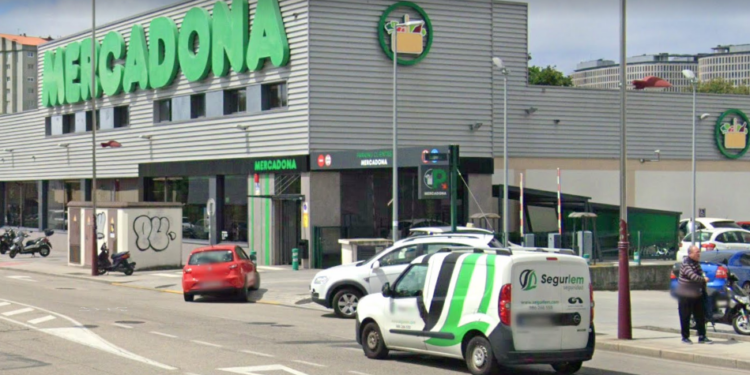 La CIG se moviliza en Vigo contra la “campaña de despidos” y las situaciones de acoso en Mercadona