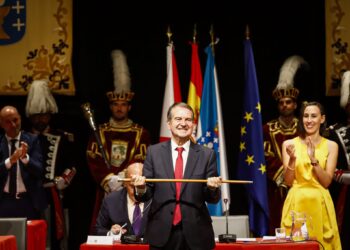 Caballero, proclamado alcalde por quinta vez consecutiva: “Toda España quere ser Vigo”