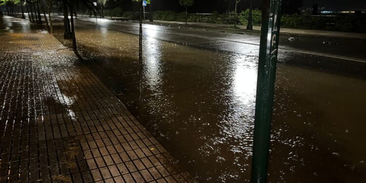 Una tromba de agua deja 21 litros por metro cuadrado en solo una hora en Vigo
