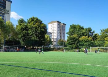 Expulsan de la Vigo Cup y del Rápido de Bouzas a los jugadores que imitaron a un simio para burlarse de un niño negro
