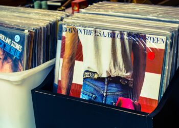 Regreso al pasado con la Feria y Festival del Vinilo en el Centro Comercial Camelias