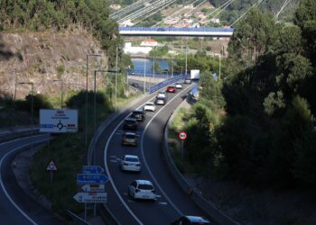 Primer domingo de julio con retenciones y tráfico lento en el Corredor do Morrazo