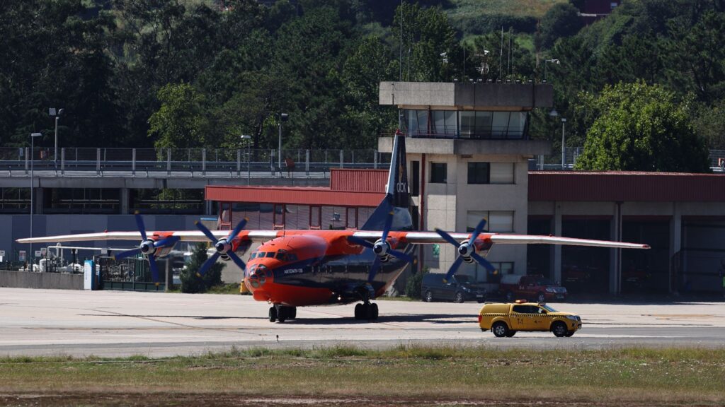 Un Antonov se convierte en visitante asiduo en Vigo: "La humareda es brutal"