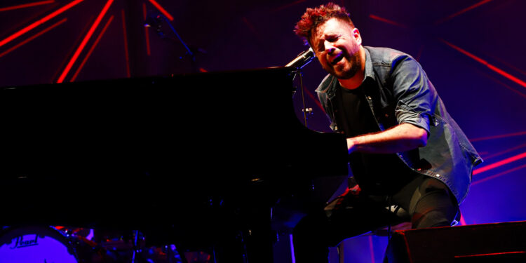 No mires a los ojos de Pablo López