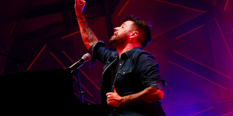 No mires a los ojos de Pablo López