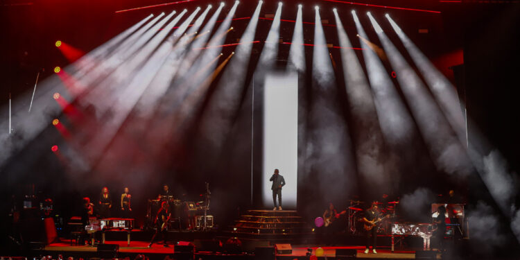 Alejandro Sanz cautiva al Auditorio de Castrelos