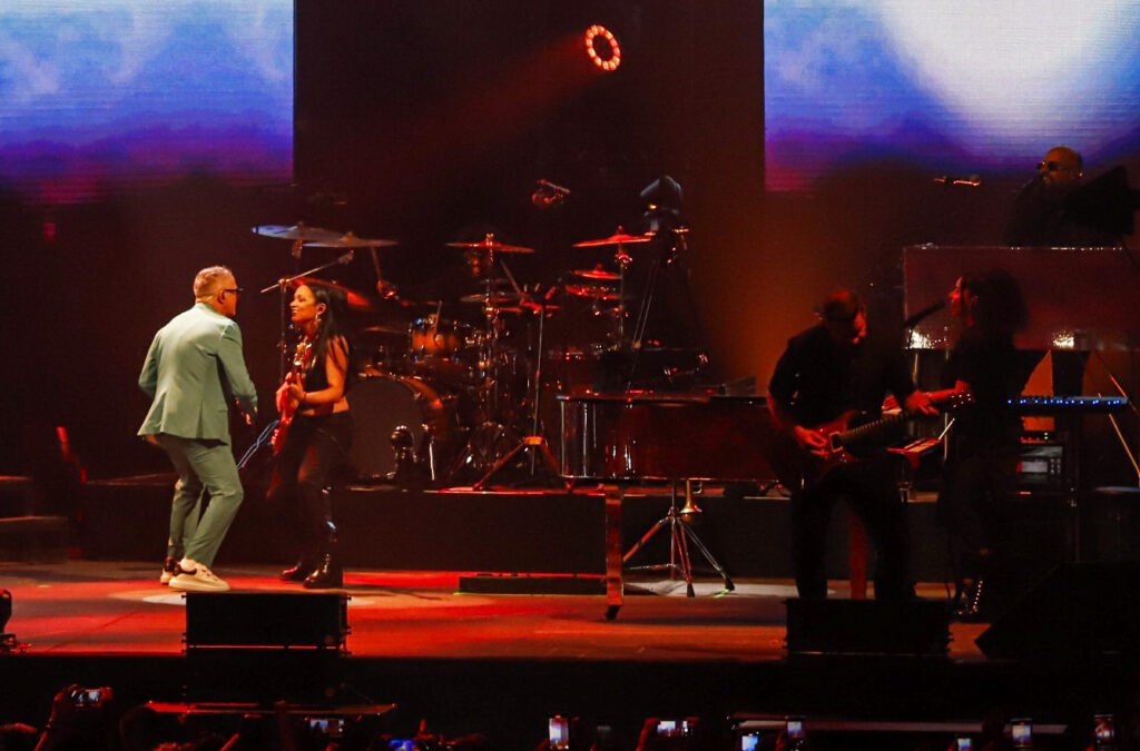 Alejandro Sanz deslumbró a los asistentes en el Auditorio de Castrelos