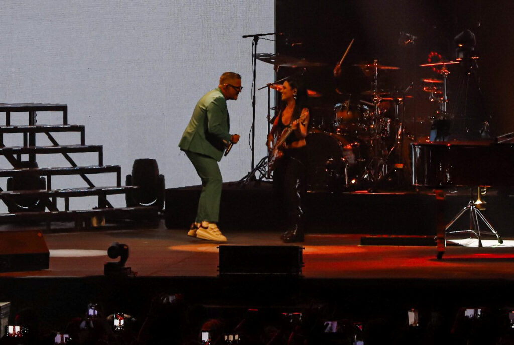 Alejandro Sanz deslumbró a los asistentes en el Auditorio de Castrelos