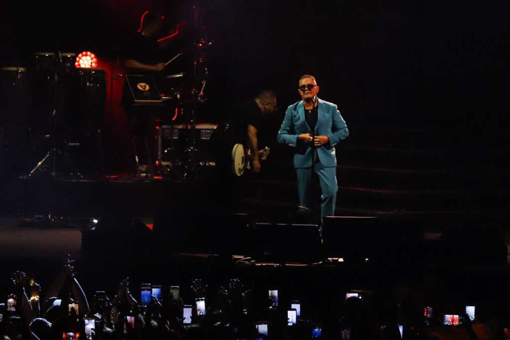 Alejandro Sanz deslumbró a los asistentes en el Auditorio de Castrelos