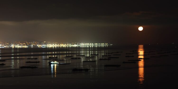 Vigo despide julio con anticiclón de Azores y abre agosto con lluvia
