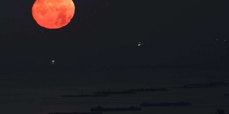 Vigo despide julio con anticiclón de Azores y abre agosto con lluvia
