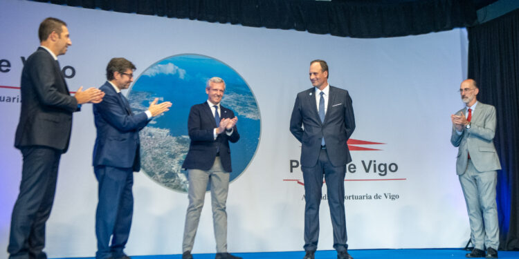 Carlos Botana ya es el presidente de la Autoridad Portuaria de Vigo: comienza “una nueva etapa”