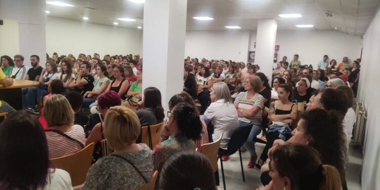 Suspenden la huelga del comercio de alimentación de Pontevedra tras ofrecer la patronal una subida del 13%