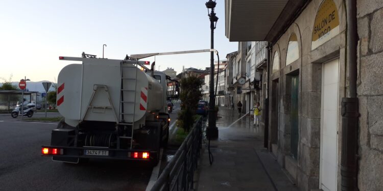 Baiona refuerza los servicios de limpieza en el municipio