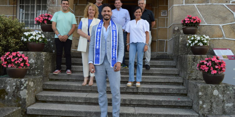 Iván Álvarez Guedes regresa ao seu municipio tras unha semana de ter logrado o título