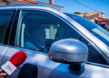 Juan Carlos I pasa desapercibido su primer día en Sanxenxo: «Como cualquier ciudadano»