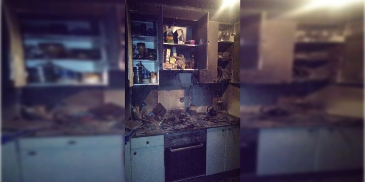 Un incendio en una cocina obliga a desalojar a todos los vecinos de un edificio en Vigo
