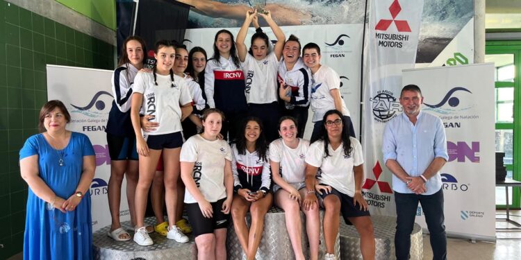 El equipo femenino del Náutico de Vigo logra el título gallego absoluto de verano por vez primera en este siglo