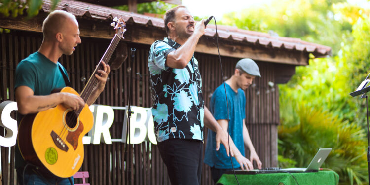 La Fundación Sales de Vigo acoge este viernes un concierto de la banda local Pólvora