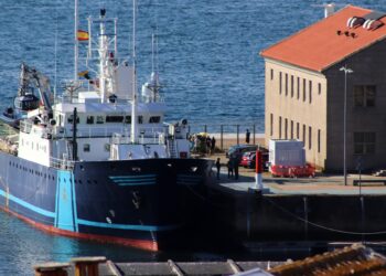 Un coruñés, entre los doce detenidos tras hundir un pesquero con un alijo de coca en Cabo Verde
