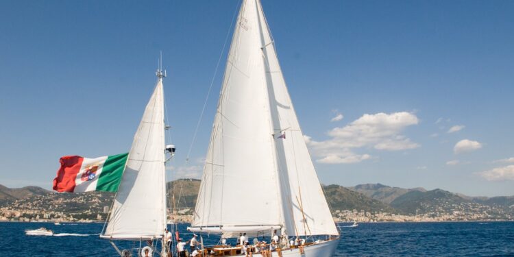 El buque escuela italiano ‘Stella Polare’ amarra en Vigo: «Es una oportunidad única»