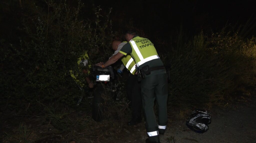 Muere un joven motorista, cuarto en el área de Vigo en un mes, al chocar con un poste