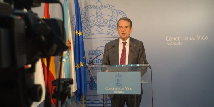 Queja del Colegio de Periodistas de Galicia contra Abel Caballero por limitar “la libertad de prensa”