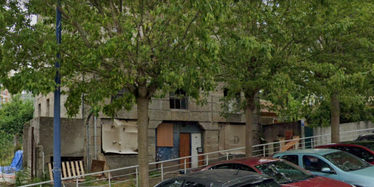 El crimen de la calle Coruña se cometió en la puerta de la casa abandonada que compartían agresor y víctima