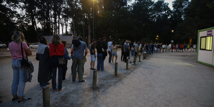 Caballero pide al público de la platea que acuda “con bastante antelación” a los conciertos de Castrelos