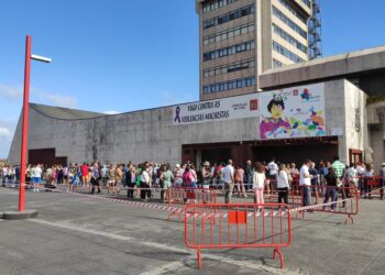 Furor por ver a David Bisbal en Vigo: colas de tres horas y venta online agotada en 40 minutos