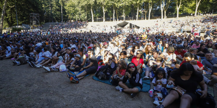 Castrelos alzó el telón de los espectáculos infantiles con ‘Pinocho’: miércoles de musicales para toda la familia