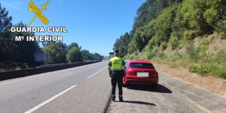 Interceptado un conductor que circulaba a 229 km/h por la AP-9 a la altura de Tui