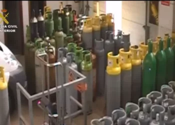 Juzgan en Vigo a empresarios acusados de traficar con un gas prohibido que daña la capa de ozono