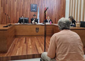 Acepta dos años de cárcel el hombre que poseía ocho armas de fuego en su domicilio de Soutomaior