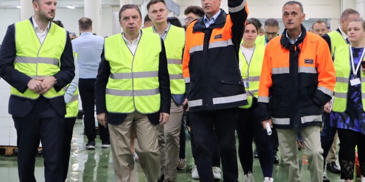 Una delegación de la UE visita la lonja y el mercado del Puerto de Vigo