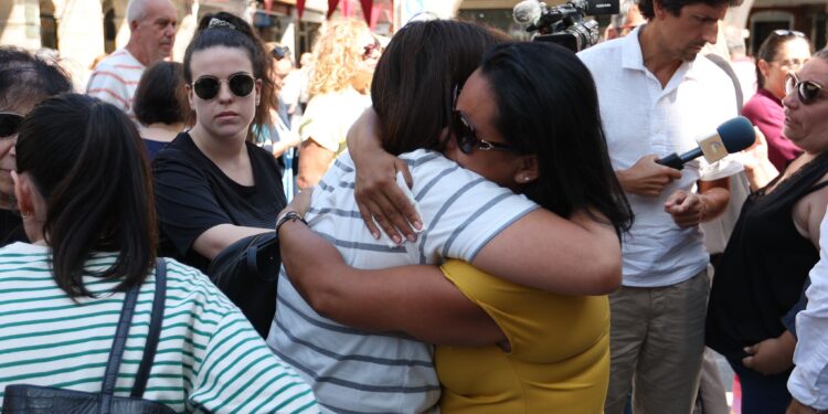 Conmoción en O Porriño: los vecinos se vuelcan con la familia del pequeño fallecido