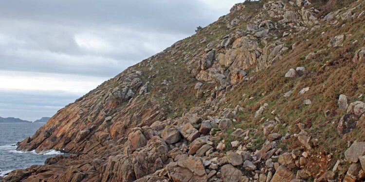 Nigrán propone una observación nocturna de petroglifos y una ruta geológica por Monteferro
