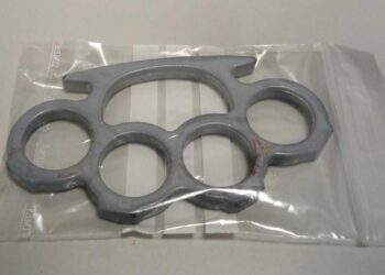 Interceptan a cuatro jóvenes tras agredir con un puño americano a otro hombre en Vigo