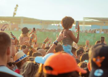 El Reggeaton Beach Festival de Nigrán cierra su cartel con Lírico en la Casa, Aina da Silva, Omy de Oro y Jeipy