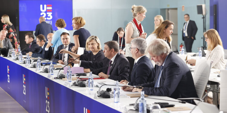 Bruselas no prevé un fondo para financiar buques y pide en Vigo que el sector “haga suya” la transición energética