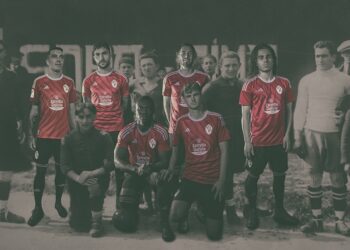 El Celta destapa la segunda equipación del centenario, que viaja al año en que empezó todo