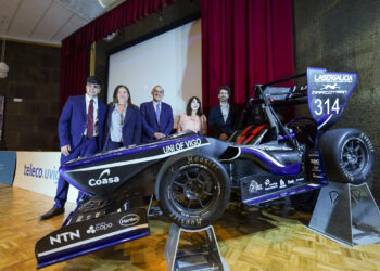 O UM23 da UVigo, listo para correr en Silverstone e Montmeló, e competir con vehículos autónomos