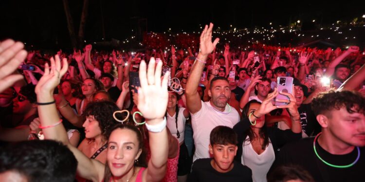 David Guetta convierte Castrelos en su pista de baile