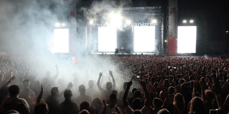 David Guetta convierte Castrelos en su pista de baile