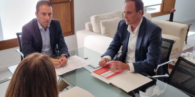 Puerto de Vigo y Xunta destacan el «buen hacer» del sector pesquero y apuntan a la sostenibilidad