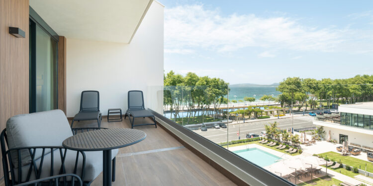 El Hotel Attica21 Vigo celebra su primer aniversario recibiendo la ‘Q’ de calidad turística