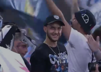 La cara de alegría de C Tangana y su majestuosa Oliveira dos Cen Anos en directo