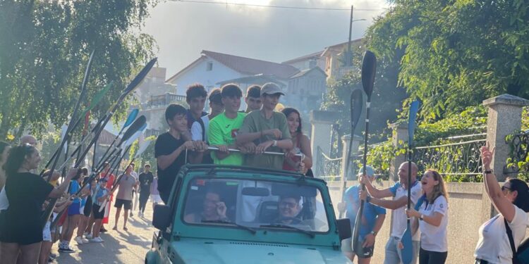 Recibimiento al Club de Piragüismo Río Verdugo Pontesampaio tras sus buenos resultados en el campeonato de España