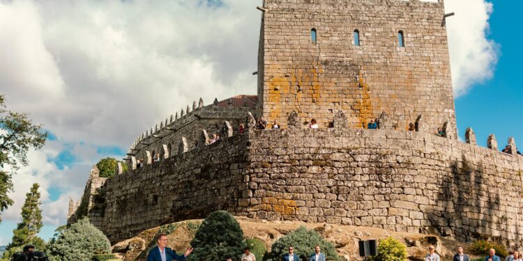 La ‘reconquista’ del castillo de Soutomaior y una boda, los otros protagonistas del inicio de curso político del PP