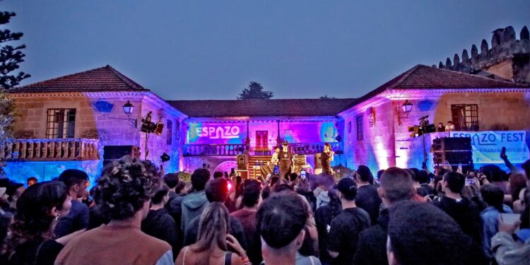 Wilco calienta motores en Portugal antes de su desembarco en el Pazo de Urzaiz